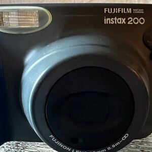 FUJIFILM INSTAX 200 INSTANT CAMERA